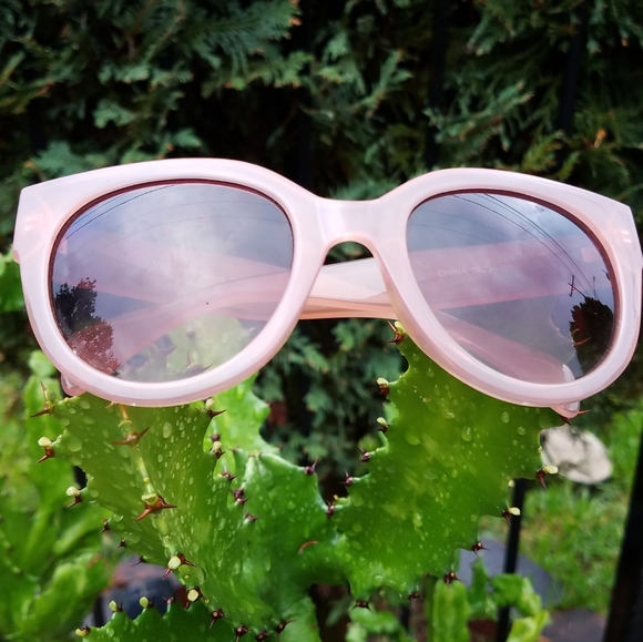 Accessories - Sunglasses